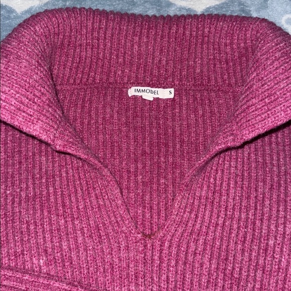 Magenta Ribbed cropped Sweater - Picture 2 of 4
